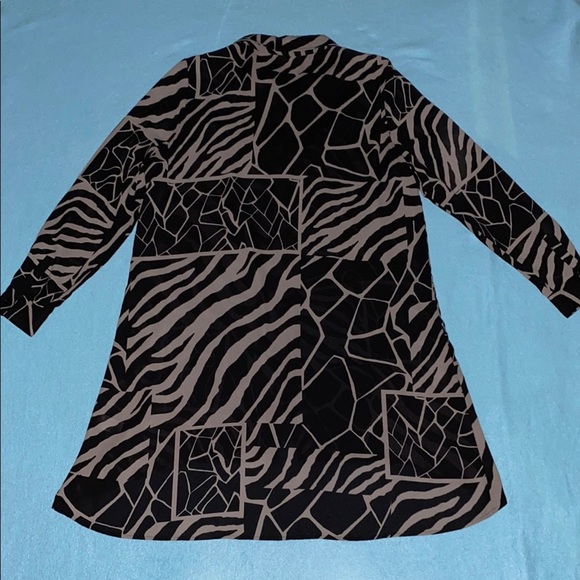 SUSAN GRAVER shirt dress tunic button up semi-sheer animal print midi NEW size 8 - Picture 2 of 11